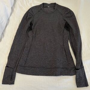 Lululemon women’s Gray Long Sleeve Athletic Top size S